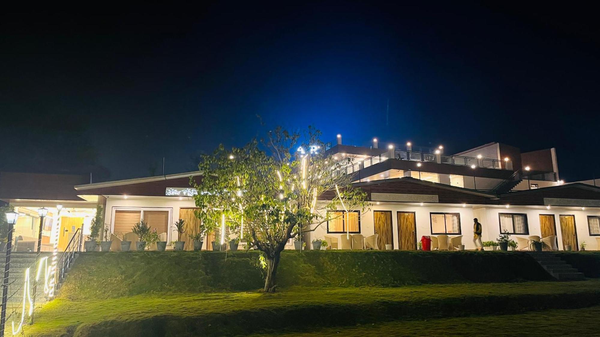 Aroma Resort Ришикеш Экстерьер фото